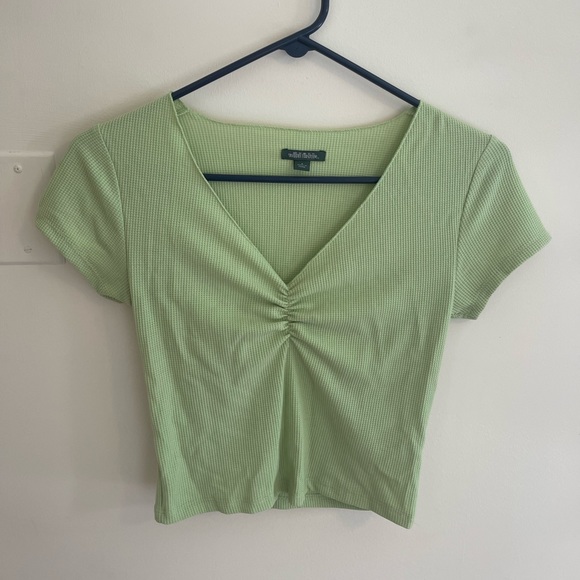 Lime green v neck top - Picture 1 of 3